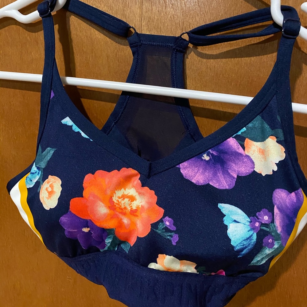 xs vs pink sports bra